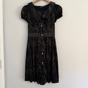Banned Alternative - Gothic Black Velvet Victorian Cameo Dress